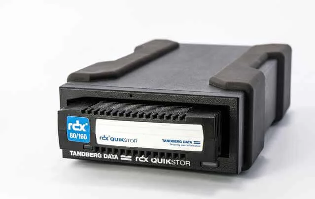 درایو اکسترنال Tandberg RDX QuikStor همراه کارتریج قابلتعویض